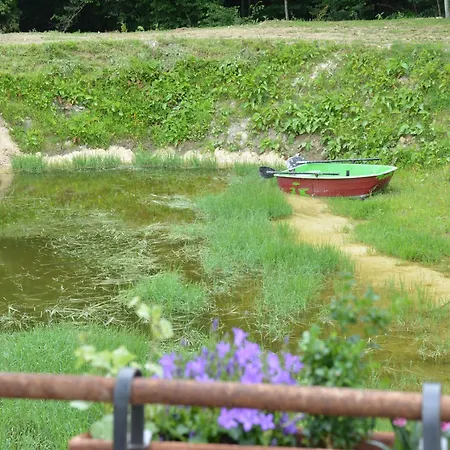 Cozy Mobile In Vresse Sur Semois With Terrace 度假居