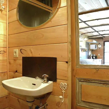 Cozy Mobile In Vresse Sur Semois With Terrace 度假居 *
